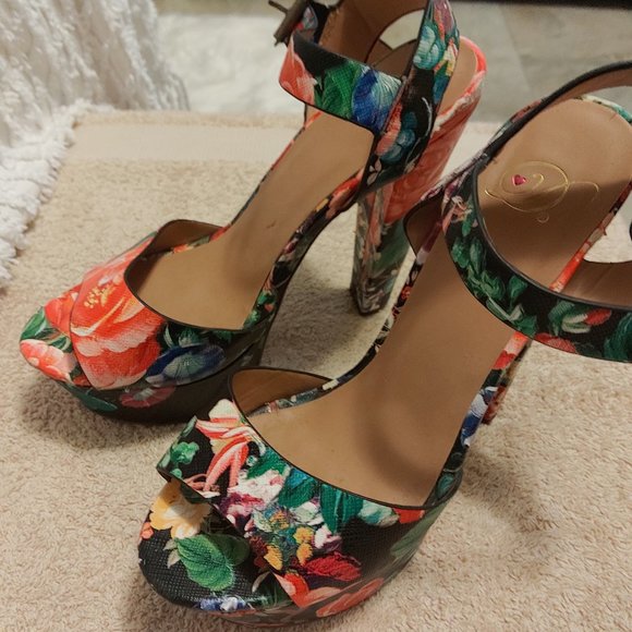 Sexy Floral Platform Ankle Strap Heels - Picture 2 of 7